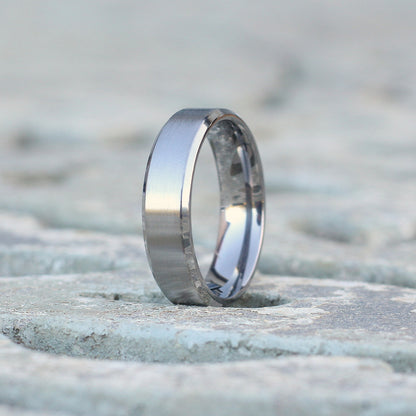 Los Angeles 6mm Titanium Ring Brushed Silver